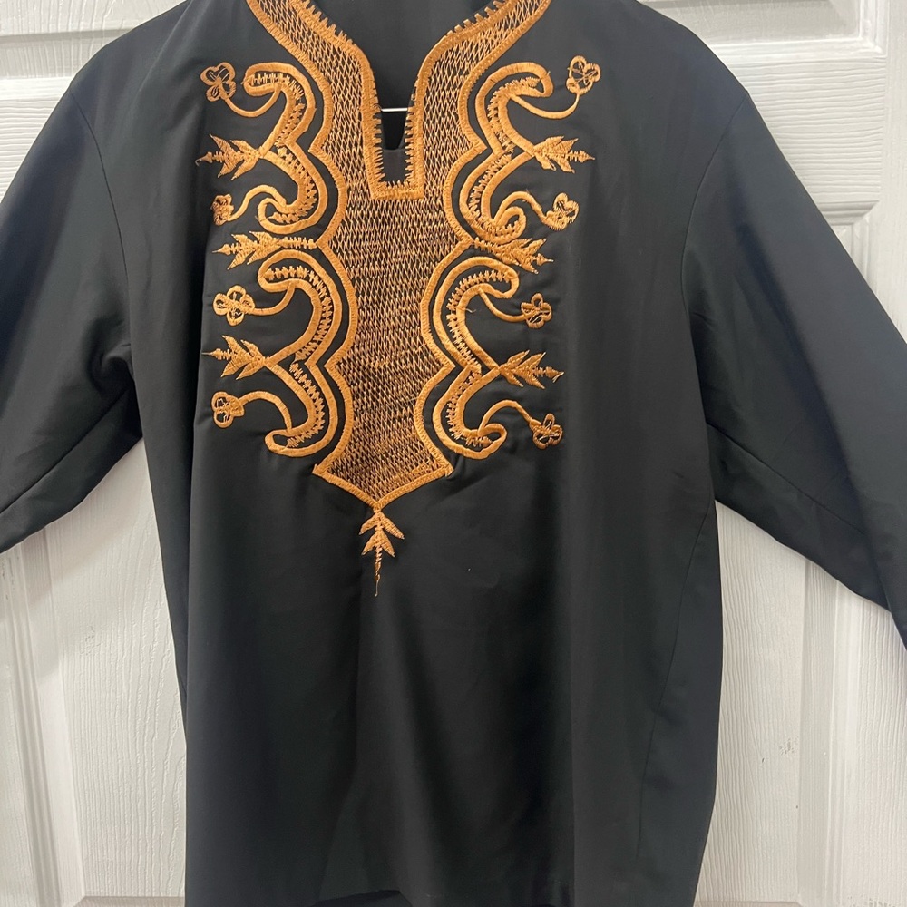 Men’s shirt.